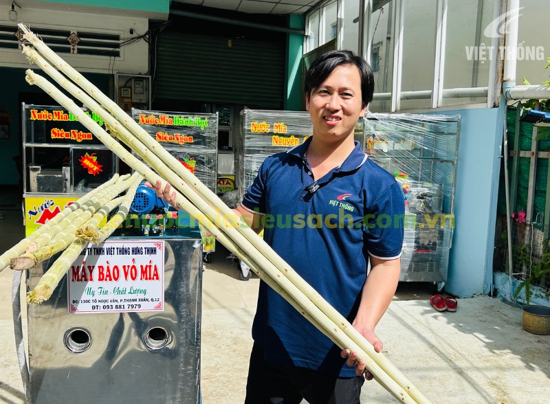 cây mía đã cạo vỏ với máy bào mía công nghiệp