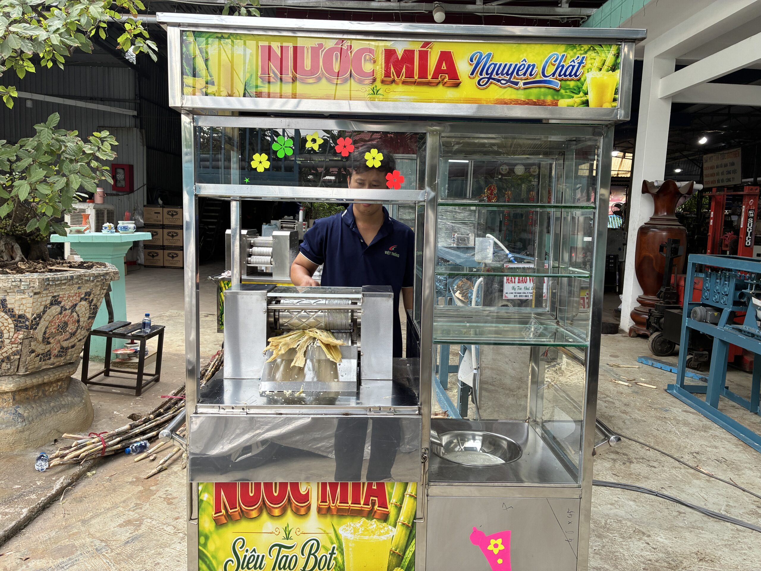 Khong-gian-lam-viec-rong-rai-trung-bay
